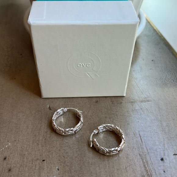 Sterling Silver Hoops‎ - Picture 1 of 4